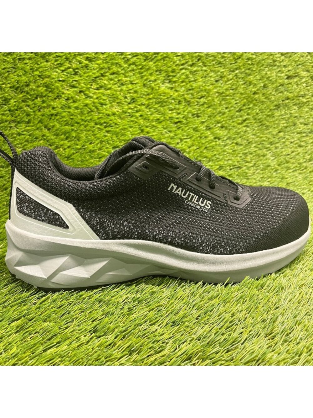 Nautilus Springwater Mens Size 11EE Black Gray Carbon Toe Safety Work Shoes